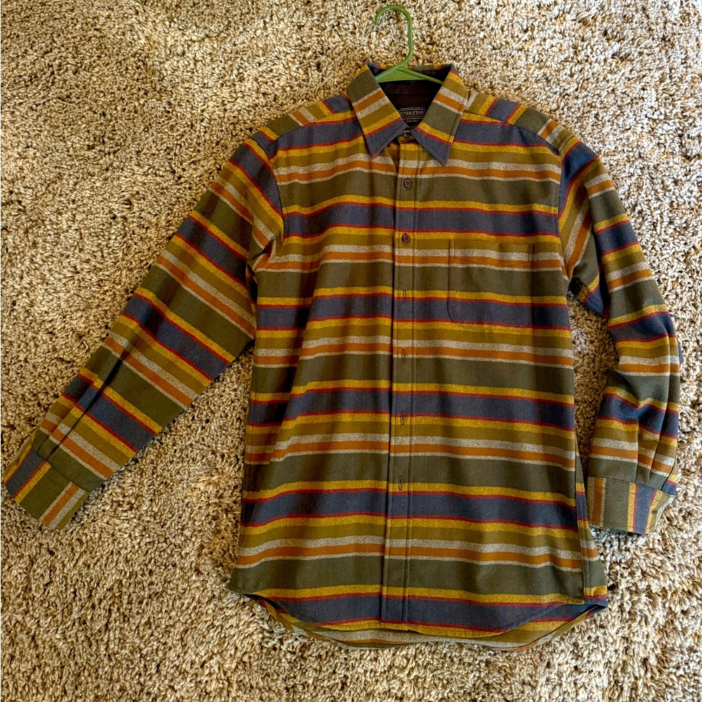 Excellent Condition Pendleton “Lodge” Wool Button… - image 2